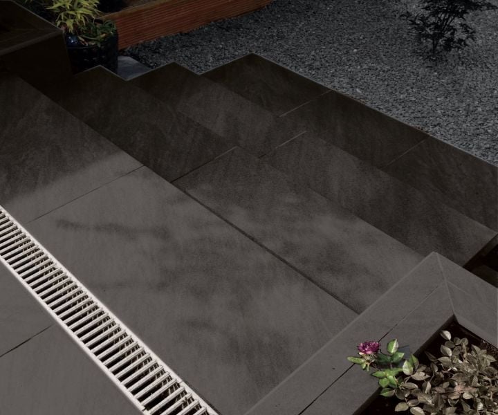 Bradstone Mode Profiled Coping In Graphite | Simply Paving